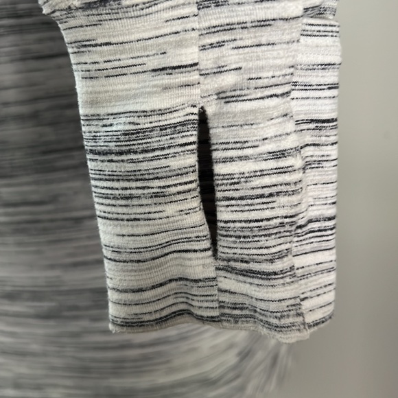 🍋lululemon Runderful Long Sleeve - Picture 6 of 10